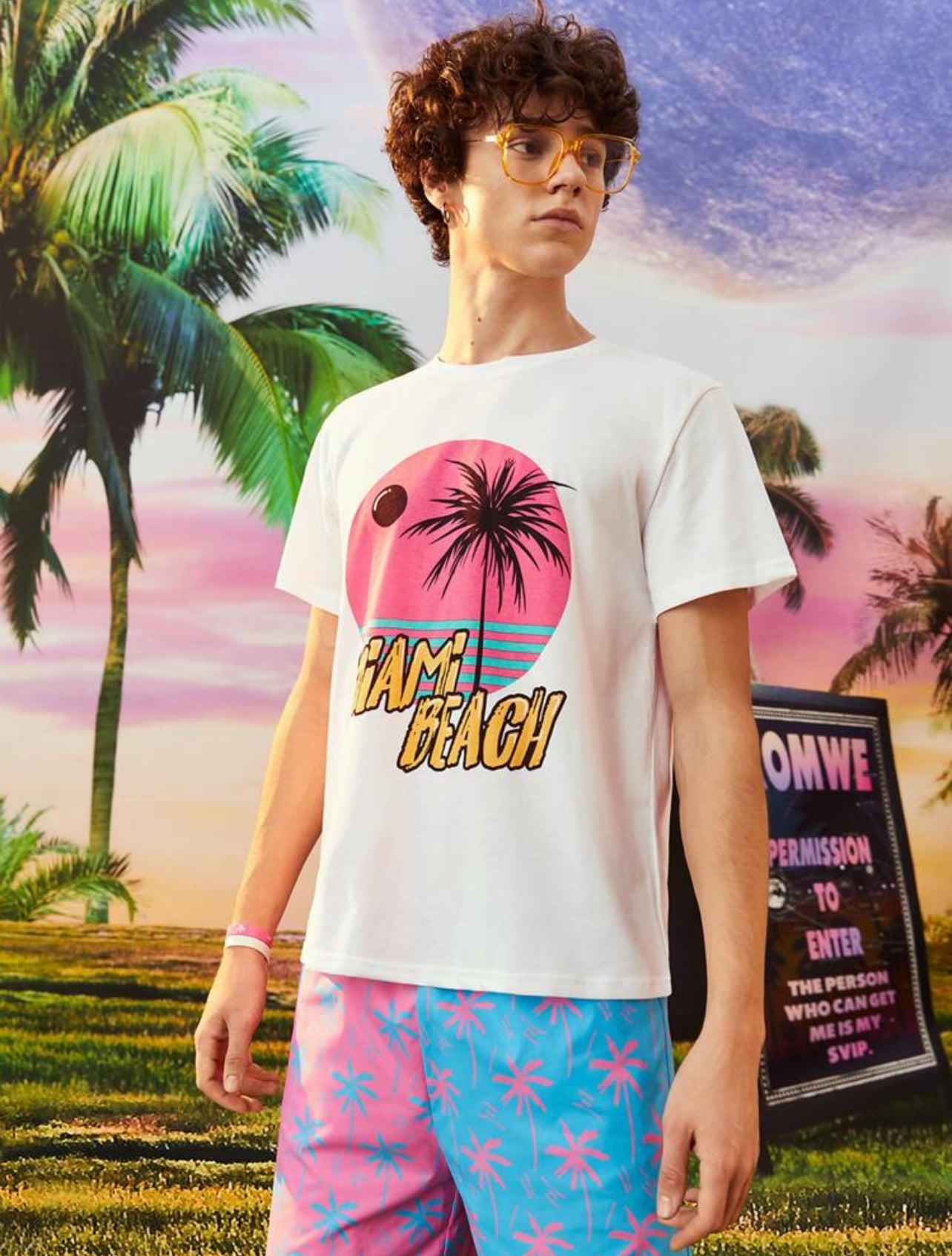 SHEIN ROMWE MEN Guys Tropical Letter Graphic Tee - XL