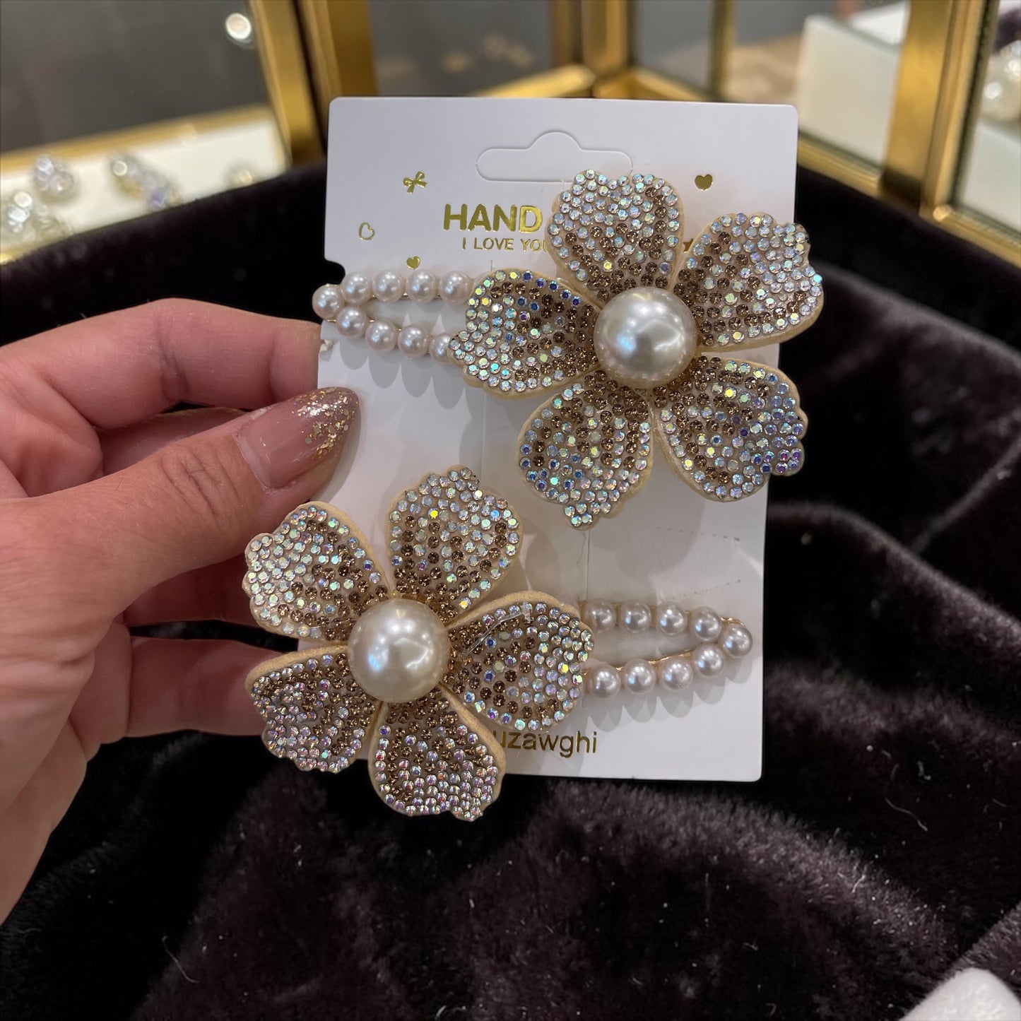 Elegant Big Pearl Flower Hair Clips for Women Korean Shinning Crystal Black Shark Catch Claws Hairpin Girls Headwear Accessories