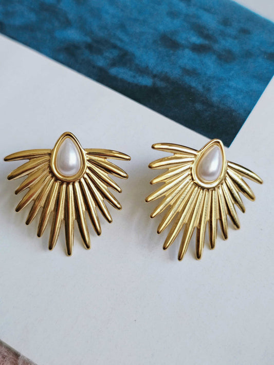 Stainless steel Teardrop earrings with mother of pearl