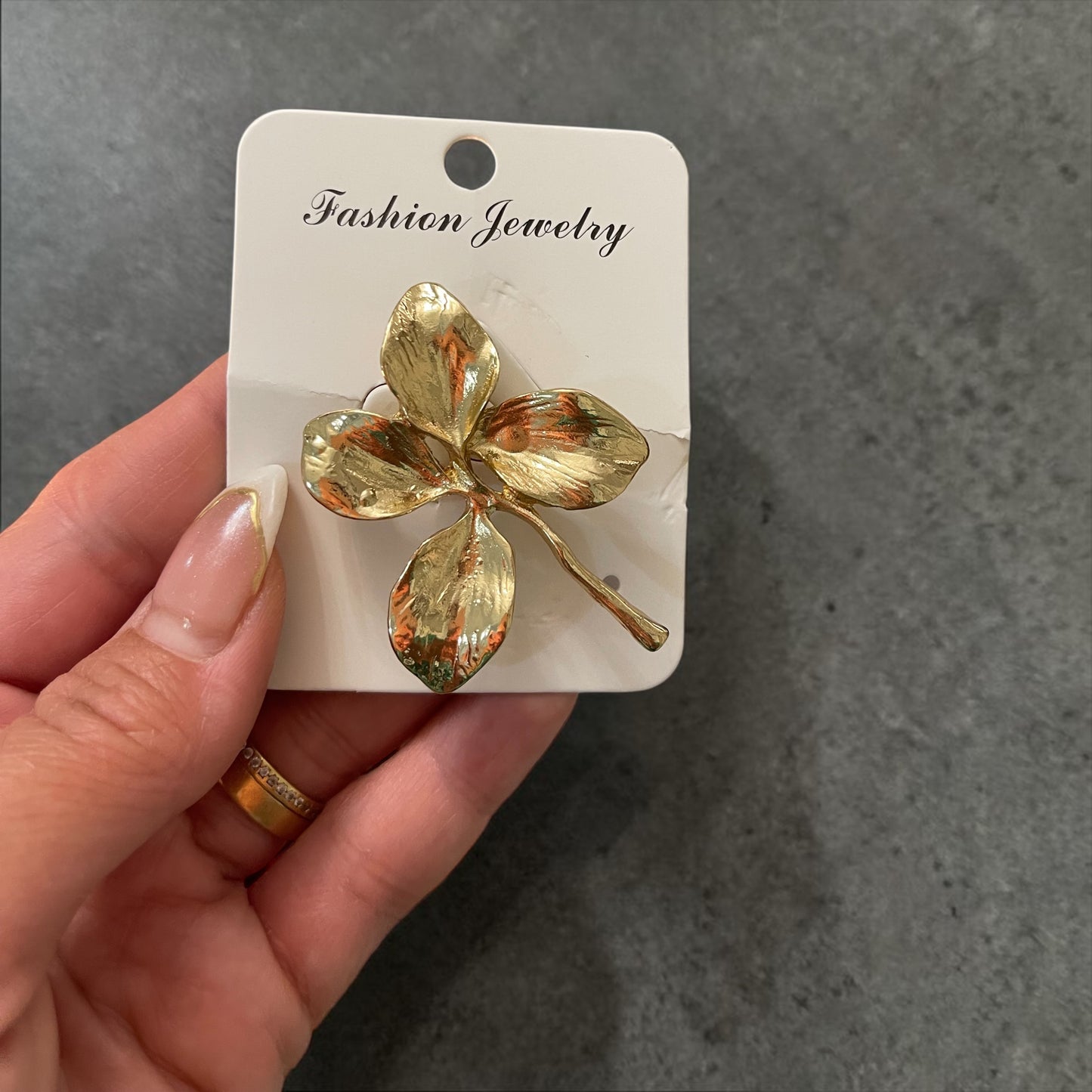1Pc Elegant Gold Brooch Pins – Floral & Butterfly Design | Sold Individually
