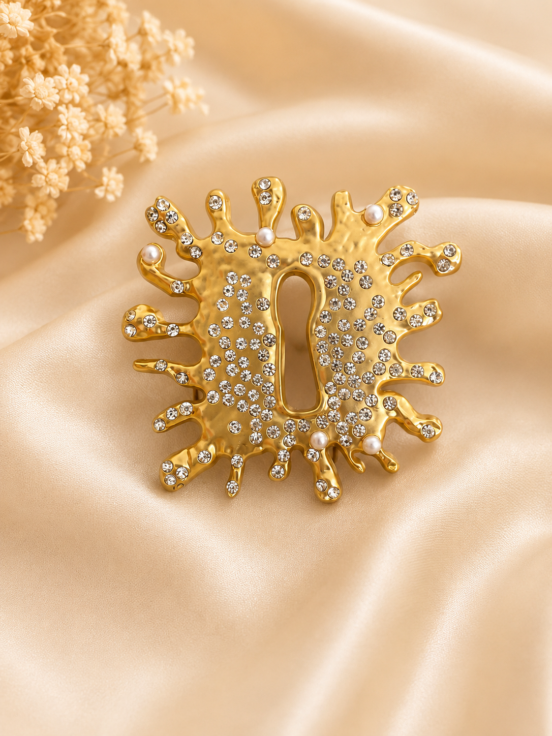edit photo & change background, make it Shopify-ready for this brooch